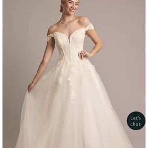 Ivory Oleg Cassini Wedding Dress